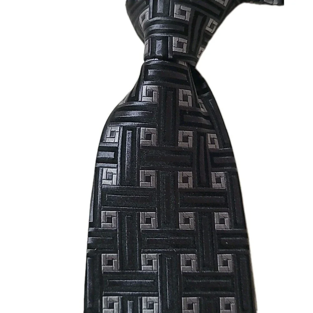 Cremieux Silk Tie Hand Made USA Black Gray Geometric Old Money Executive Career